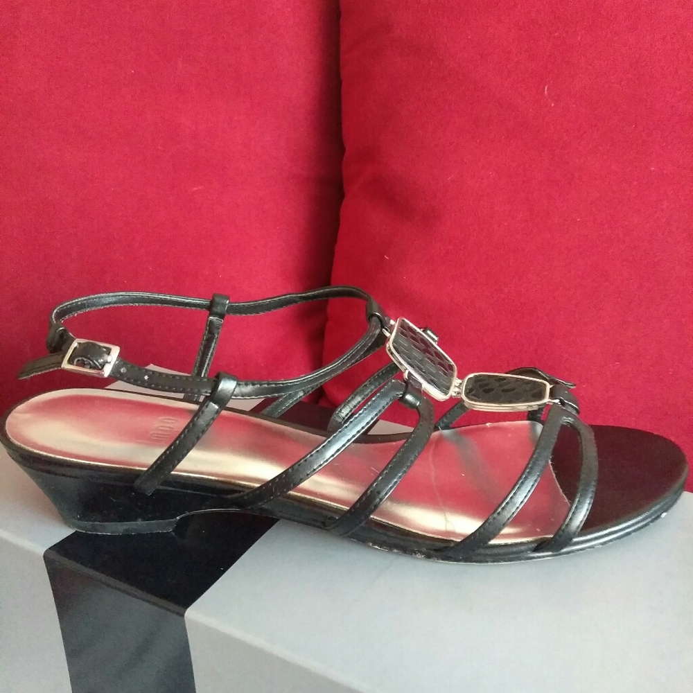 Impo Sandals - Picture 3 of 4